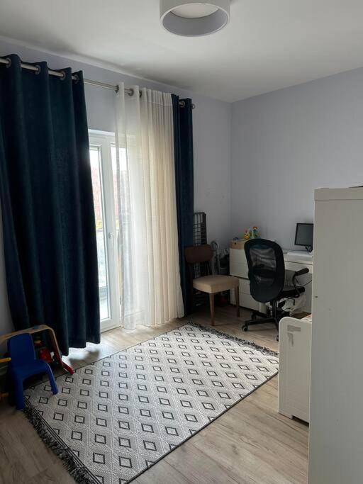Family Friendly 2 Bedroom Apartment Eden Gardens Tirana City Center מראה חיצוני תמונה
